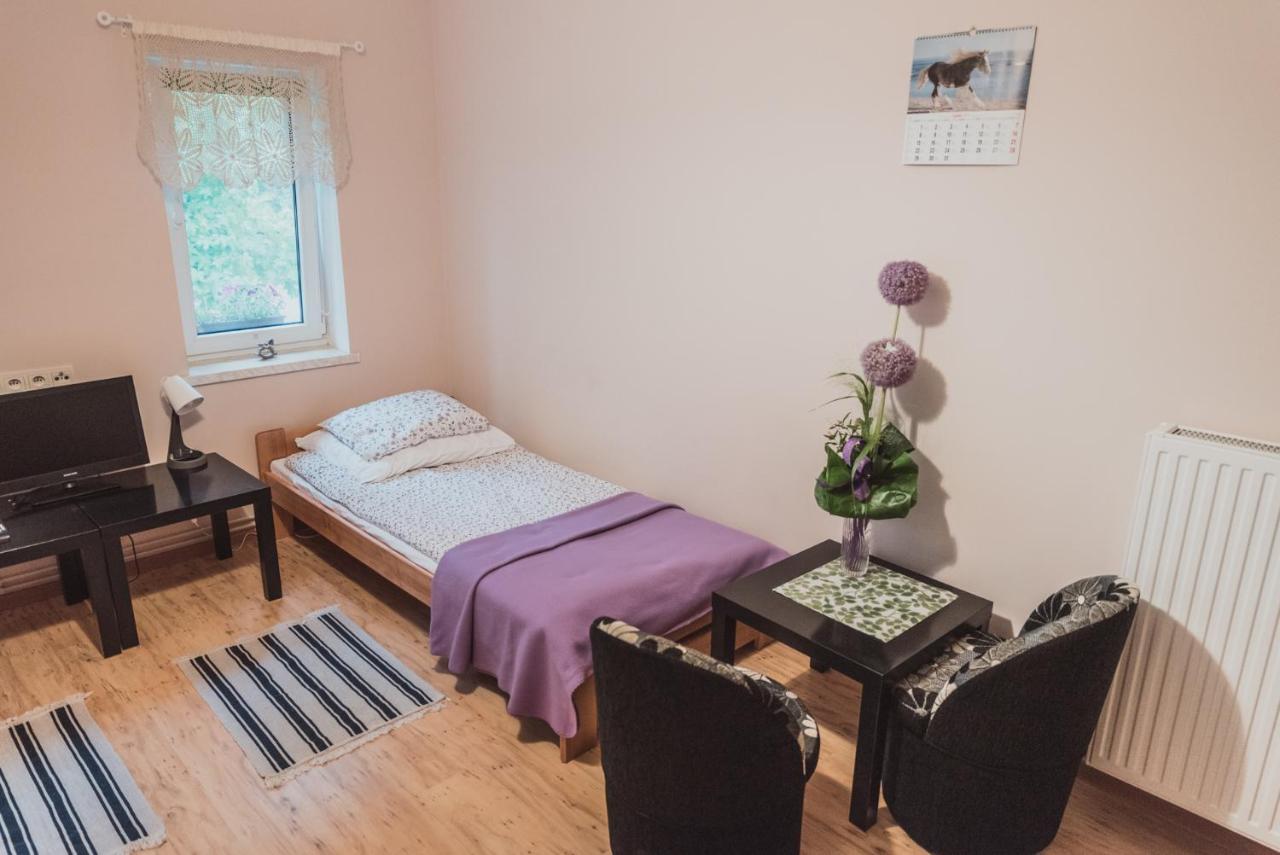 Agroturystyka Pod Modrzewiami Nowy Tomyśl Exteriör bild