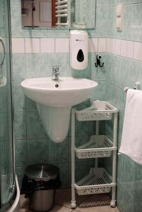 Agroturystyka Pod Modrzewiami Nowy Tomyśl Exteriör bild